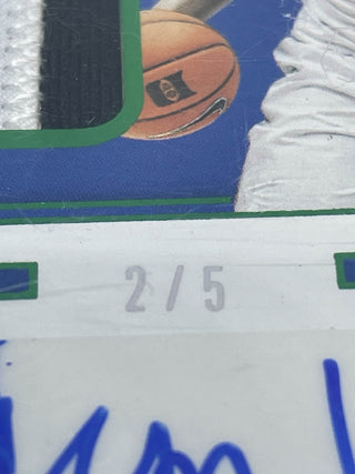 2021 Panini National Treasures Zion Williamson Green Materials Auto 2/5