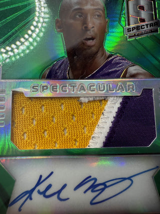 2014-15 Panini Spectra Spectacular Kobe Bryant Patch Auto Green 5/5