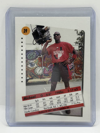 1991-92 SkyBox Michael Jordan Base Dunk - No. 39