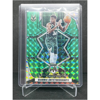 2021-22 Panini Mosaic Giannis Antetokounmpo Green Prizm - No. 98